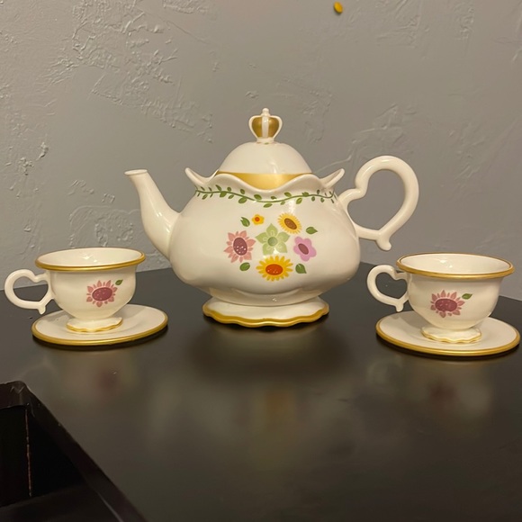 Disney Toys Disney Beauty And The Beast Talking Tea Set Poshmark